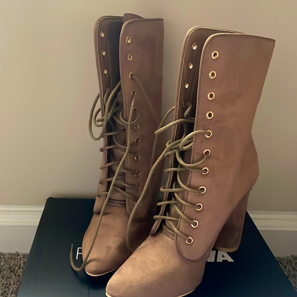 Queen of the game booties